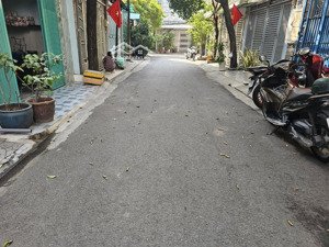 1 nhà hiếm ngay gigamall, giáp bình thạnh 51m trệt lầu shr hoàn công đủ