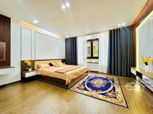 bán nhà mặt phố thịnh liệt, sát giải phóng dt 50m2x6t thang máy, lô góc, kd sầm uất giá 22,7 tỷ.