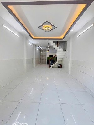 đường xe hơi - dt: 4x13 - nhà đúc 2 tầng, ngay gò xoài - chỉ 4,x ty + vị trí: khúc ngã tư bốn