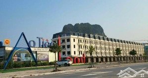 bán shophouse đại lộ 58m vân đồn, cảng quốc tế ao tiên, dt 120,78m2 xây 5 tầng, sổ đỏ giá 10 tỷ