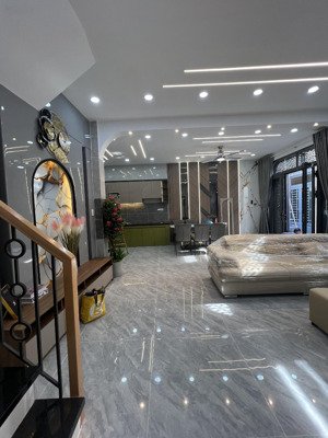 siêu phẩm cực hiếm ngang 10m bề thế đối diện ubnd quận gò vấp, 5.98 tỷ, quang trung