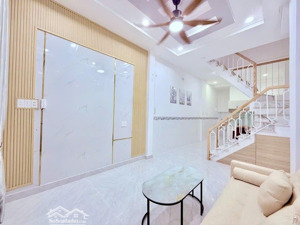 nhà quận 6 ngay trung tâm quận 6 gần vòng xoay phú lâm, cách chợ phú lâm 100m