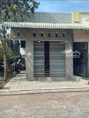 chỉ 1tỷ110 có ngay 1kiot và 5phòng cho thuê ngay kcn mỹ phước 3 shr, full thổ cư phường thới hoà.