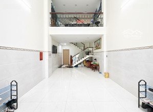 bđs dòng tiền ~500tr/năm. nhà 5 tầng, 64m2 sổ vuông a4, sát hẻm oto. ngay hàng xanh kế bên q.1