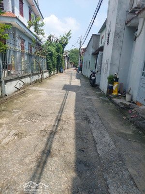 bán nhà ngang khủng 20mx10m đường ấp đông 3, thới tam thôn, hóc môn, giáp quận 12. giá bán 6.1 tỷ