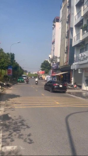 bán đất tặng nhà mặt phố ngọc thụy, kinh doanh sầm uất giá 270 triệu/m²