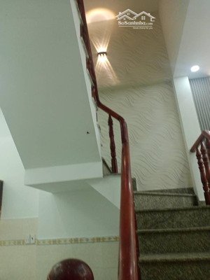 nhà rẻ nhất khu tl57 thạnh lộc 3 tầng 4pn giá 4,75 tỷ