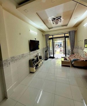 bán nhà lạc long quân ( 4 x 18 ) hẻm 8m sát mặt tiền, 5 tầng vào ở ngay nhỉnh 11 tỷ.