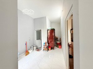 ngộp bank cần bán nhà 1 trệt 1 lầu 110m2 ngang 7m giá chỉ 2 tỉ 599tr