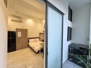 1pn tách bếp ban công máy giặt riêng ngay phan đăng lưu hầm xe thang máy đầy đủ