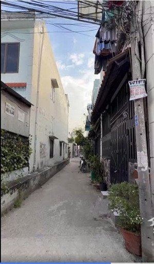 chủ cần tiền bán gấp nhà 2 sẹc đường 53 giá 7,8 tỷ còn 6,2 tỷ, đang cho thuê 25tr/th lh 