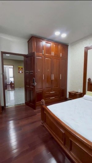 bán gấp nhà phố liền kề mtkd đường số 2( kdc dương hồng) 200m2, ngang 10m, shr, hcđ, chỉ 32 tỷ.