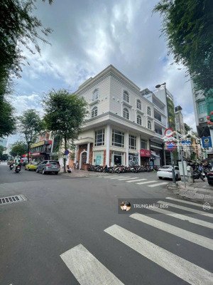 siêu vị trí mt trực diện chợ bến thành quận 1 - dt 12 x 16m - cn 192m2 - xd 10 tầng - giá 120 tỷ