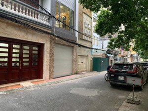 siêu hiếm, bán nhà võng thị lạc long quân, ô tô vào nhà, nhà đẹp ở ngay, chỉ 17 tỷ