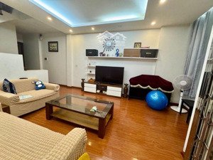 cần bán nhanh trong tuần/ phân lô xa la 2 mặt tiền gara nhà đẹp full đồ