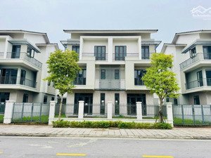 bán căn biệt thự song lập 236,5m2 sẵn nhà thô 3 tầng tại kđt vsip lõi trung tâm từ sơn