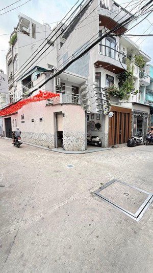 nhà tân bình gần sân bay 8 phút ngay ngã tư bảy hiền cách mạng tháng 8-trường chinh sẵn có 14phòng