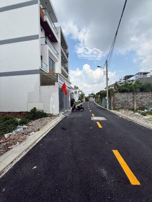 cần bán gấp đất hẻm 211 đường vườn lài giá 8 tỷ diện tích 5 x 19.31m