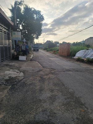 đất đẹp dt 5m x 24m cn 115m2, xe hơi tận đất