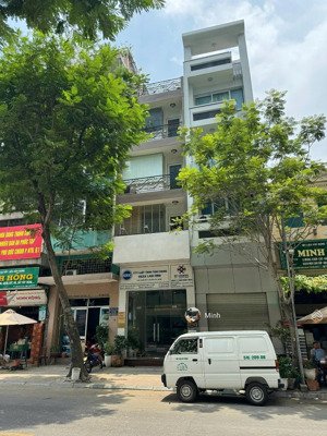 cho thuê nha có thang máy mặt tiền phó đức chính quận 1 - 4 x 16m - 5 tầng - giá 70 triệu/ kdtd