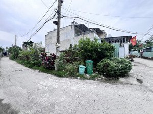 đất góc 2mt đẹp 1/ tx52. dt: 6.5 x 18.47m2. giá: (4.6) tỷ