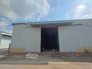 cho thuê kho đường châu văn liêm, phú đô, nam từ liêm. dt 600m2 cao 8m, có điện 3fa. giá 85k/m