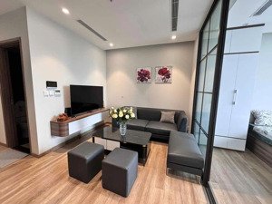 giá sập luôn 3ty4 cho căn 35m 1ngủ toà landmark ecopark , nhà sẵn đồ , chỉ mang quần áo về ở