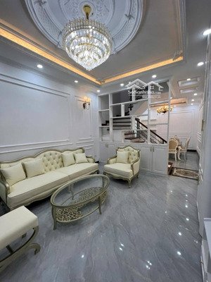 bán nhà thịnh quang, trung tâm đống đa, phân lô vf3 đỗ cửa,ở ngay đón tết. 50m2 - 20.5 tỉ