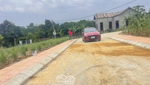 chỉ hơn 2 tỷ 1 lô đất full thổ cư , sổ đỏ hà nội , diện tích: 101m fun ont