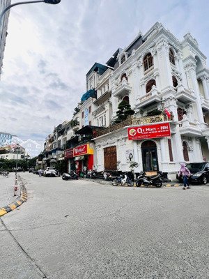 chính chủ cần bán văn quán 106m² 2 mặt đường 6 tầng có thang máy chân chung cư