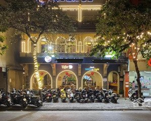 cho thuê nhà mặt phố văn quán, view hồ mặt tiền 10m, diện tích: 150m2, giá 1xx triệu, hot