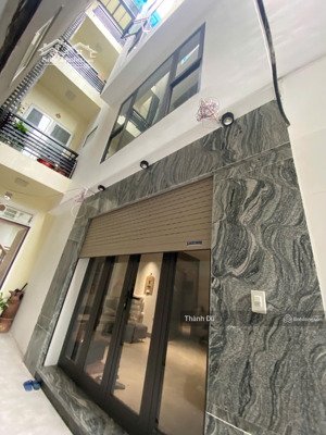 cho thuê nhà nguyên căn cạnh beriver, phc khu vip nguyễn sơn , an ninh tốt 7 tầng thang máy