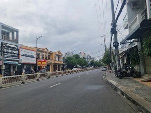 bán nhà mặt tiền 30/4, p. rạch dừa tp vũng tàu, dt 83m2 full thổ cư đường 20m r=6.35m x 13.6m