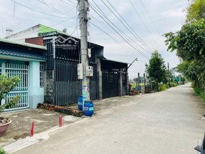 lô đất chủ ngộp gửi bán đường bê tông rộng 242m2 giá chỉ 570tr