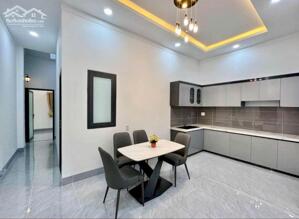 BÁN NHÀ CẤP 4 – THỊ TRẤN BẾN LỨC GIÁ 1 TỶ 050 TRIỆU