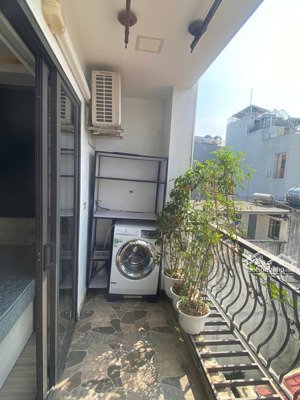 cho thuê căn hộ dịch vụ vị trí đẹp nhất phố trích sài, tây hồ. view toàn mặt hồ. chỉ 7.5tr