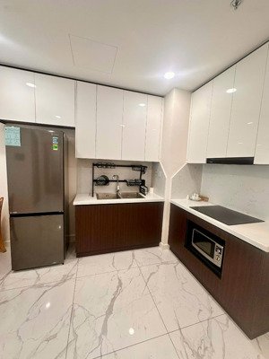 bán cực gấp trước tết căn 2pn sunshine sky city có dòng tiền sẵn 16 triệu/tháng