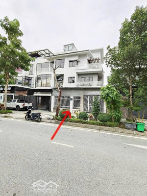 hiếm bán gấp biệt thự nam từ liêm đường 30m kinh doanh làm văn phòng đỉnh vị trí đỉnh 138m2 32 tỷ