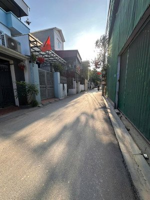 bán đất tặng nhà 2 mặt ngõ trước sau oto đỗ cửa cách cầu nhật tân 500m