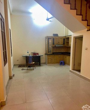 cho thuê nhà ở trần hữu dực 50m, 5 tầng, oto đỗ cửa