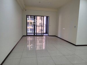 cần bán căn hộ dockland. 3pn - 2wc. giá: 5,95 tỷ. đã có sổ, hỗ trợ vay ngân hàng. chiết khấu 4%