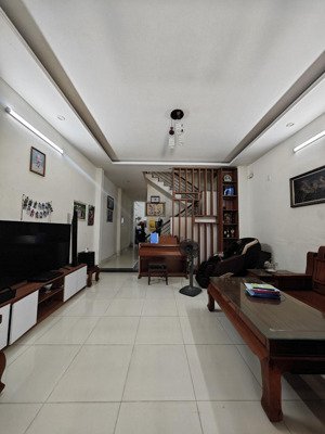 nhà đẹp 2,5 mê mặt tiền 7m5 phan văn định gần biển