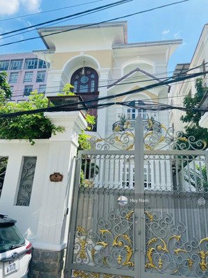 biệt thự sang trọng tại thảo điền quận 2 - 14x26m - hầm + 3 tầng - hồ bơi sân vườn - giá cực tốt