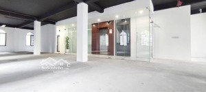 sàn rộng 230m2 trống tầng 5 trên đường nguyễn văn trỗi cách sân bay 5 phút di chuyển