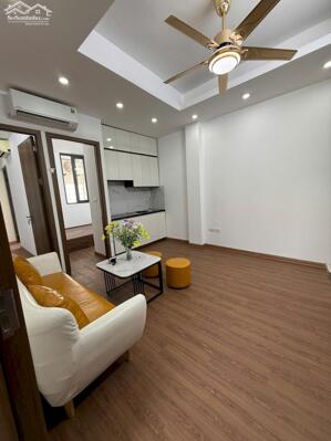 Bán căn hộ chung cư đường Hoàng Ngân, Thanh Xuân, nhà đẹp lô góc, ngõ thông ô tô