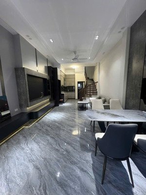 bán nhà nguyễn văn cừ ,45m , gần cầu chương dương, nộithất sang sin ,mới tinh, 10 tỷ