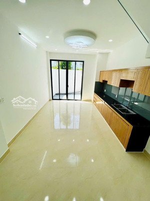 bán nhà mới xây - 3 tầng 3pn4wc - đường 7 long phước