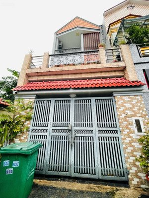 cực vip nhà 3 tầng - dt 86m2-ngay lã xuân oai 200m-ngay chợ- kcn cao-cho thuê 24tr/tháng-chỉ 7.85ty