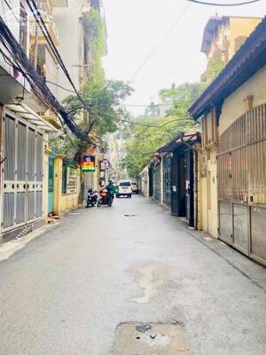 Bán nhà Trần Đại Nghĩa – Sát Bách,Kinh,Xây-Nhà đẹp ở ngay-Tặng Full Đồ-30m2x5Tầng