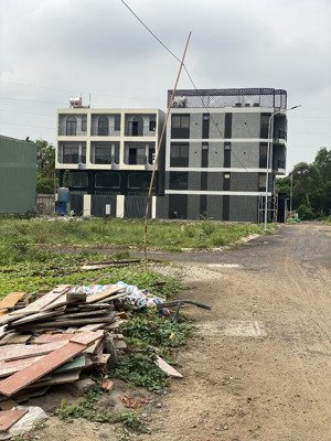 đất phân lô 9 chủ
đường ngô chí quốc phường tam bình tđ
diện tích( 4.1x12.42)50.92m2 giá